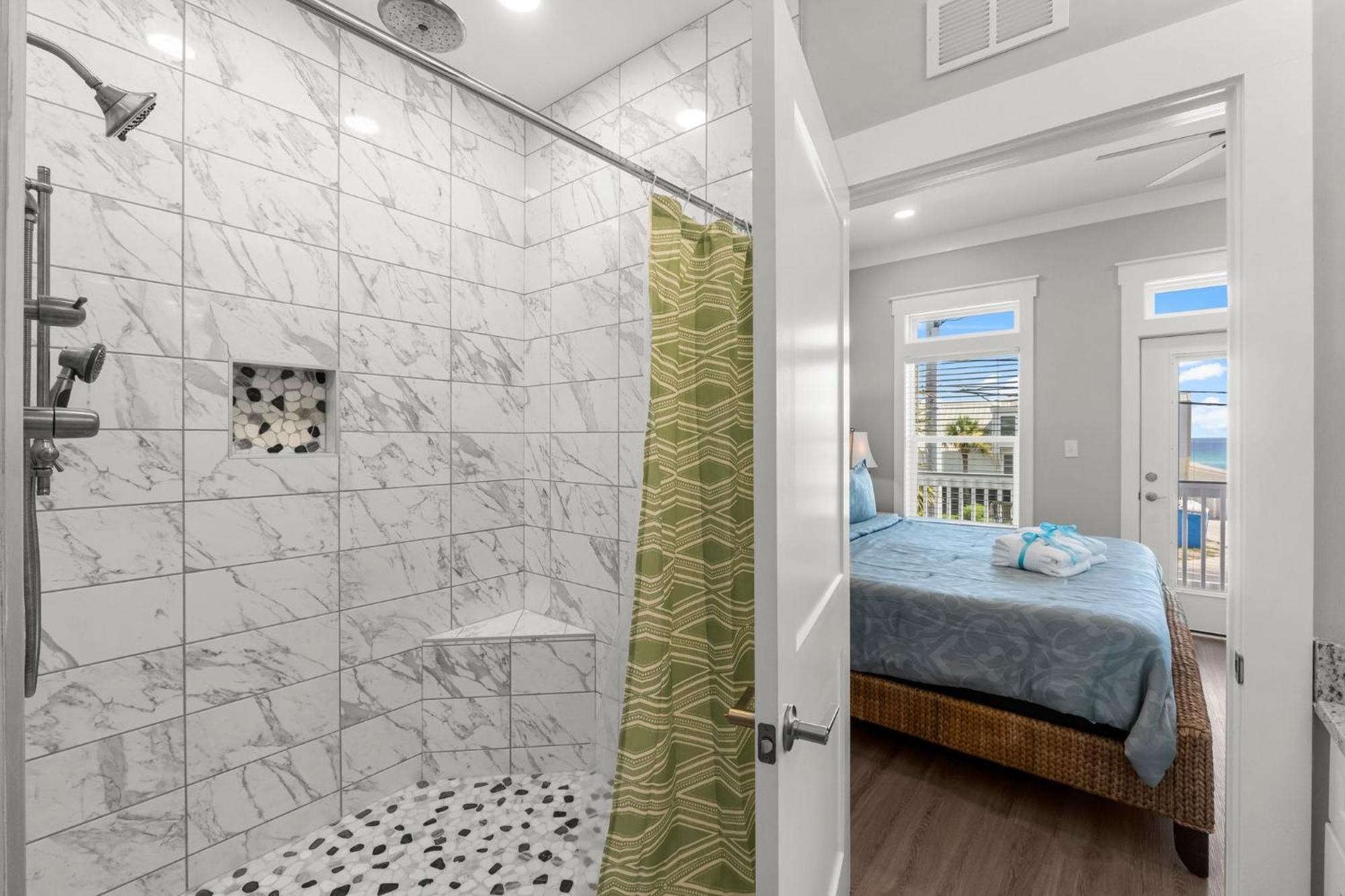 22704 Front Road | Ocean Breeze