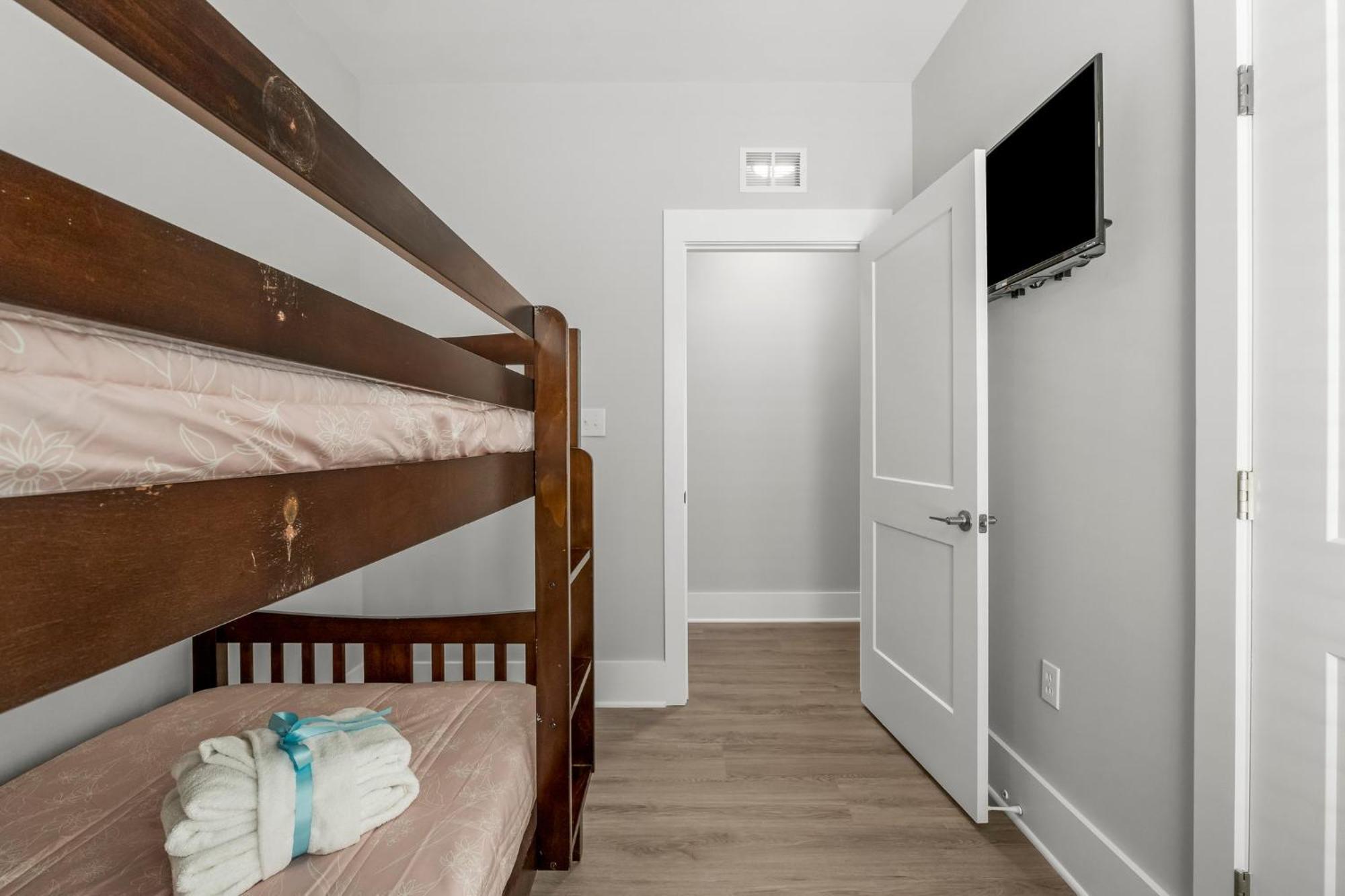 22704 Front Road | Ocean Breeze